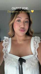 Caroline Longworth Secret of Us Tour Outfit Ideas