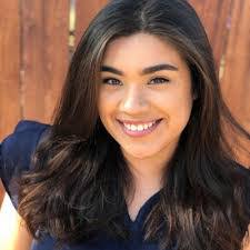 Stephanie Edmonds's Instagram, Twitter & Facebook