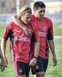 Juan roman riquelme and diego forlan playing together for villarreal. Skores Forlan Riquelme Villarreal Days Facebook