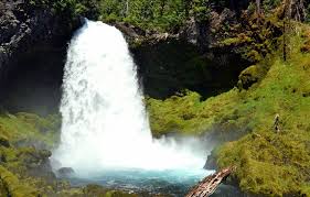 In that awkward late autumn period, when the rain has arrived but the snow is lagging, waterfalls hit center stage. 15 Top Rated Waterfalls In Oregon Planetware