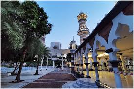 You can visit the inside of the mosque and relax in its surrounding. Supermeng Malaya Masjid Jamek Sultan Abdul Samad Kl