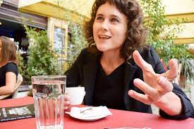 A kiadónál korábban megjelent könyve: A Helyzet Hol Ketsegbeejto Hol Remenykelto Interju Potszekfoglalo