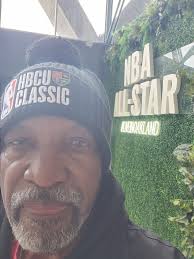 Morehouse alum and hardcore Knicks fan Spike Lee is in the building for the  NBA HBCU Classic. Morehouse vs Tuskegee. This is one of the many events  going