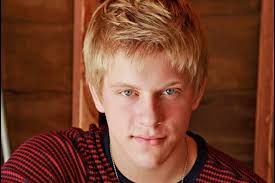 Hallan sin vida a joven actor de Modern Family