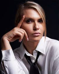 Nikon D780, Sigma 85mm DG Model: Laure Vundelinckx, 2024