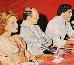 Far Left Virginia Vallejo Pablo S Mistress Far Right Pablo Escobar Pablo Escobar Pablo Emilio Escobar Escobar Gaviria