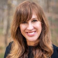 Carrie Magee's Instagram, Twitter & Facebook