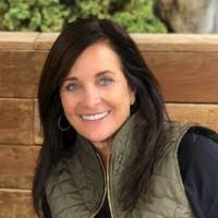 Kim Grizzle's Instagram, Twitter & Facebook