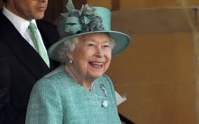 The queen's birthday is celebrated as a public holiday in australia making it a long weekend. Bpektzzr B8i7m