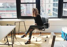 Here Are The 25 Best Jobs In America Right Now According To Glassdoor New Balance Trainers How To Wear Sneakers Street Style Chic