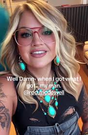 Amber McDowell (@amberspartyof9)