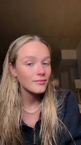 Ana Schafer's Instagram, Twitter & Facebook