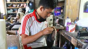 Lowongan kerja lowongan kerja sukabumi terbaru juni 2021. Foto Lebaran 2015 Pesanan Sepatu Ngawi Berlipat Ganda Madiunpos Com News Madiunpos Com