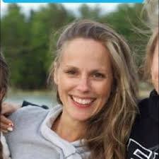 Bonnie Stowell's Instagram, Twitter & Facebook