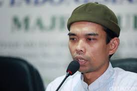 Pernikahan uas pada 16 ramadan 1442h bertepatan dengan 28 april 2021 pukul 16.30 wib, tulis tak hanya sahabat dan juga netizen yang memberikan ucapan, tapi mantan istri ustaz abdul somad. Mantan Istri Uas Curhat Di Ig Jutaan Mata Memandangku Dengan Arang Hitam