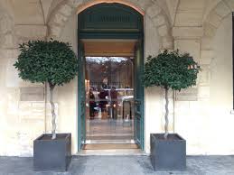 Les plus belles table de paris when you're in paris you'll want to have the guide that chooses and lists the best restaurants in the city. Restaurant L Ambroisie Paris 12 7 13 Dining With Frankie