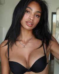 Lyric Mariah Nude Legless Model (37 Photos + Video) | #The Fappening