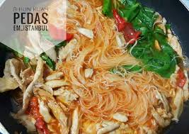 Akhirnya dimasak dengan bahan seadanya dan yang simple² aja.pokoknya yang ada di dapur. Bahan Membuat Bihun Kuah Pedas Yang Mudah