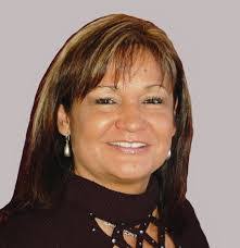 Shelley Stringer's Instagram, Twitter & Facebook