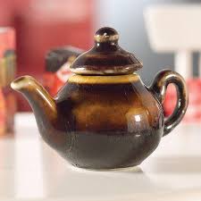 Cauldon Ceramics Classic Brown Betty Tea Pot | Hand Made 2 Cup Brown Betty  Teapot With Logo | Made With Staffordshire Red Clay | Traditional Teapot |  Authentic, Made In England Teapot | 20 Ounce: Teapots - Amazon.Com