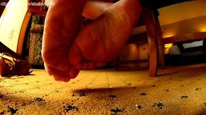 Unaware Asian MILF Giantess