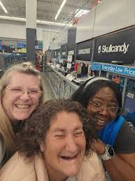 Faye Bernstein's Instagram, Twitter & Facebook