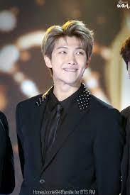 Bts leader, kim namjoon, released a solo album under the name rm on monday. Bts Rm At 2018 Sma Kim Namjoon Namjoon Bts Rap Monster