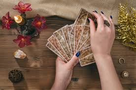 By and large the differences the vast majority of tarot decks will contain 78 cards of two parts: Writing With Tarot How The Cards Point The Way To Your Story The Creative Penn