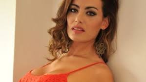 Figure du hirak, il est plusieurs fois arrêté et incarcéré en 2019. Flavia Fucenecco Lleva Dos Anos Pololeando Con Karim Butte Cooperativa Cl
