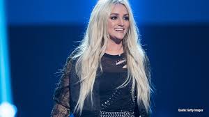 The zoey 101 actress caught backlash for staying silent on the matter of britney's conservatorship battle last week. Zoey 101 Soll Weitergehen Jamie Lynn Spears Ware Dabei