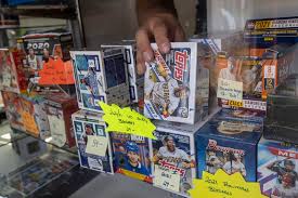 Strong storms with damaging winds, heavy rain possible in il; Mlb Will End 70 Year Baseball Card Deal With Topps For Exclusive Deal With Michael Rubin S Fanatics