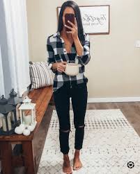 Black And White Flannel Outfit Women Chelledoeswhat Black Skinny Distressed Jeans Plaid Shirt Flannel Shirt White Gel Nail Polish Leggings Outfit Casual Outfits With Leggings Winter Outfits 2019