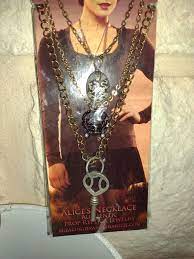 Neca 2011 Twilight Breaking Dawn Alice's Authentic Prop Replica Necklace |  eBay