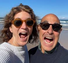 Stanley Tucci pleure encore sa première femme malgré son remariage heureux 