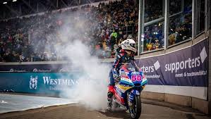Rüzgar, mugello'nun uzun düzlüğünde moto3 sürücülerini çok etkiliyor ve bu, genelde kaosa yol açıyor. Moto3 Dupasquier Et Prustelgp Font Leurs Debuts Au Stade De Dresde Paddock Gp