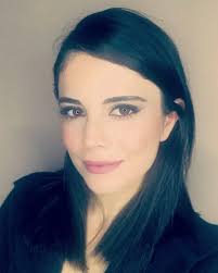 This Mom + MUA Makes Her Nightly Beauty Ritual A Time To Bond With Her  Daughters: Meet Tamara Janeli