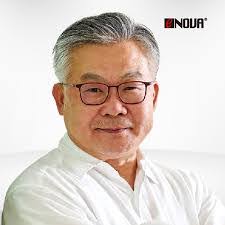 Robert Wann's Instagram, Twitter & Facebook