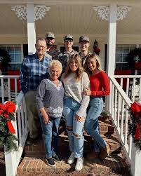 Merry Christmas from mine to y'all's! 🎄
