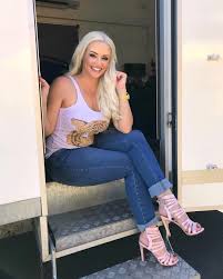 Dieses profil enthält werbung und anzeigen. Pin Auf Daniela Katzenberger