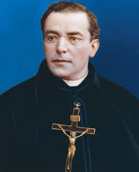 Mercy Borjas's Instagram, Twitter & Facebook