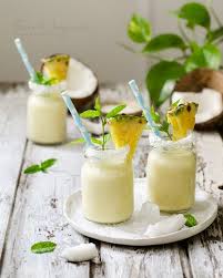 Pina Colada En Vasito Con Thermomix Un Postre Facil Y Delicioso Receta Postres De Pina Pina Colada Receta Pina Colada