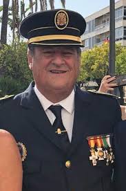 Un libro de fácil lectura que sirve tanto al jefe de un gran corporativo como al encargado del negocio familiar. El Jefe De La Policia Local De El Puerto Insulta Gravemente A Varios Ministros