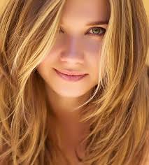 Cette technique est utilisée lorsque la coupe de cheveux est terminée et peut être menée sur des cheveux secs ou mouillés. Point Technique La Difference Entre Degrade Et Effile