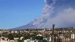L'attività vulcanica è stata preceduta da uno sciame sismico con cinque scosse di diversa magnitudo. Eruzione Etna Oggi 24 Dicembre 2018 Ultime Notizie Catania Terremoti Sciame Sismico