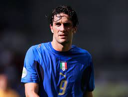 Hellas verona striker toni hoping to win capocannoniere: Luca Toni The Last Of The Great Target Men