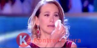 Tra gli ospiti, paolo brosio e la fidanzata maria laura de vitis (in collegamento da barbara d'urso resta senza parole e poi afferma: Barbara D Urso Scoppia In Lacrime Oggi Niente Pomeriggio 5