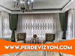 Salon için klasik modelleri seçmek istiyorsanız tül perdelere yönelebilirsiniz. Salon Perdesi Icin Nakisli Tul Urunleri Ve Desenleri