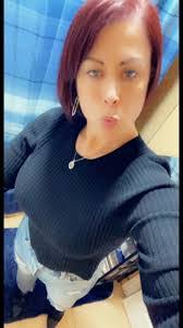 Leslie Lemos's Instagram, Twitter & Facebook