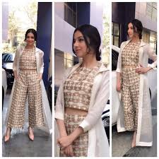 256 Likes 17 Comments Avni Bhuva Avni Bhuva On Instagram The Stunning Divyakhoslakumar Indian Designer Outfits Designer Dresses Indian Indian Dresses
