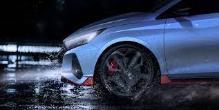 It features a dominant new front bumper, a textured cascading grille, and a sleek rear bumper that enhances not just the model's look but also its aerodynamic performance. Der Neue Hyundai I20 N Hyundai Deutschland